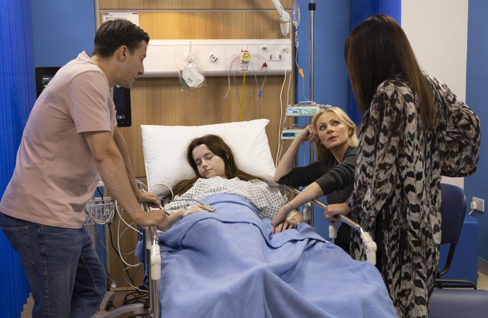 Emergency Alert: Coronation Street Star Rushed to Hospital After Sudden Collapse at Home!