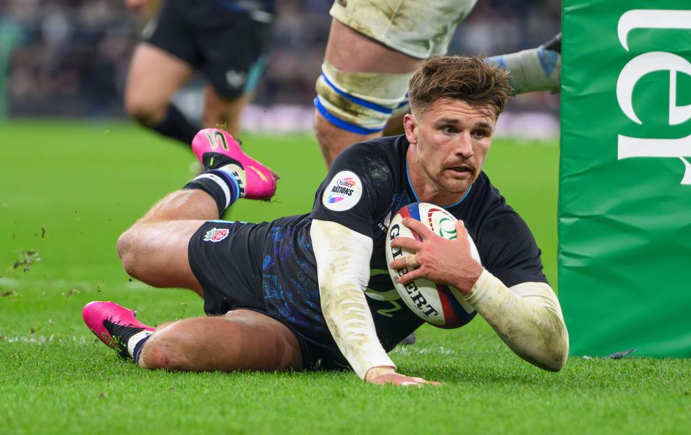 England v Argentina - Quilter Autumn International - Allianz Stadium - Twickenham. Henry Slade scores a second half try for England. Picture : Mark Pain / Alamy Live News