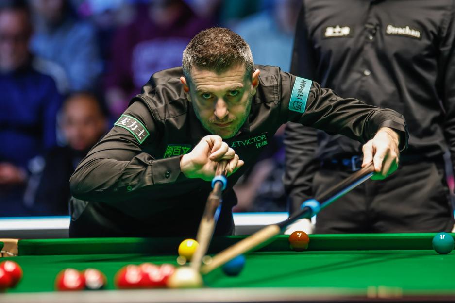 Mark Selby of England playing a shot in the fifth round match against Wu Yize of China at the 2025 BetVictor English Open.