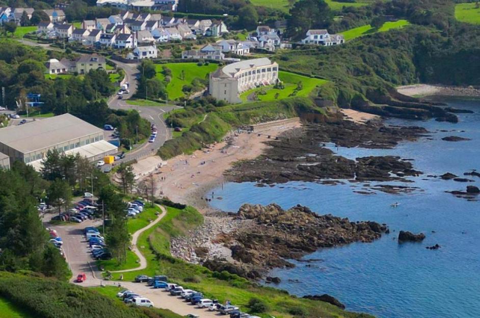 Beloved English Beach Shut Down After Asbestos Discovered in Sand, Triggering Health Emergency