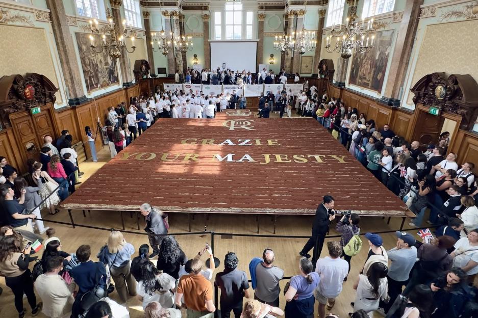 UK Breaks Record for World's Longest Tiramisu, Featuring 50,000 Ladyfinger Biscuits!