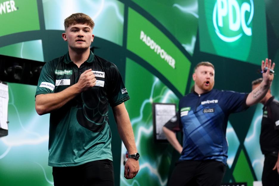 20-Year-Old Debutant Charlie Manby Stuns No. 26 Seed Menxies in World Darts Championship Upset!