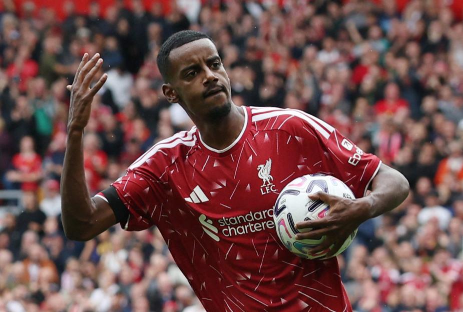 Liverpool 2, Nottingham Forest 2: New Sensation Victor Munoz Saves the Day with Late Equalizer as Reds Rally Back Twice!