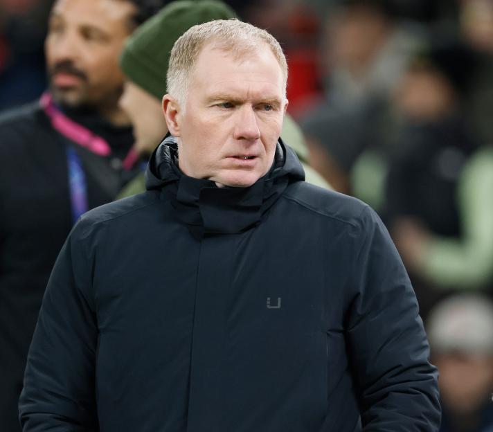'Paul Scholes Urges Kobbie Mainoo to Leave Man Utd for Chelsea, Slams Amorim as 'Not the Right Fit''