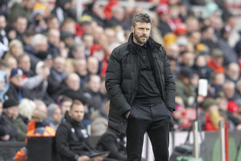 Head Coach Michael Carrick of Manchester United in action during a training session.