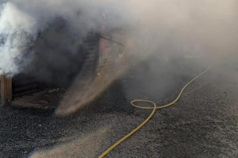 'Britain's Second-Best Zoo Closes Amidst Firefighters' Battle Against Blaze at 32-Acre Attraction'