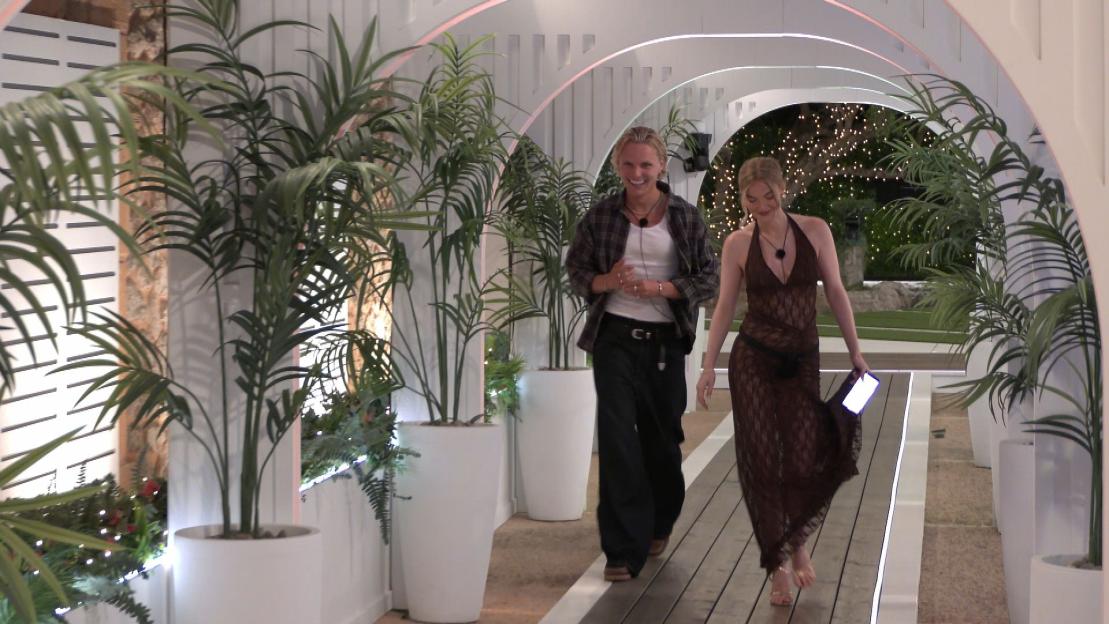 George Knight and Robyn Langton from Love Island Series 13 Episode 5.