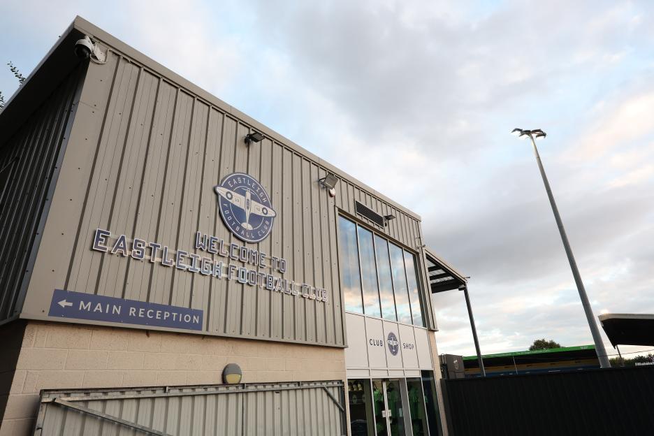 National League Showdown Halted for Four Minutes Amid Medical Emergency in the Stands