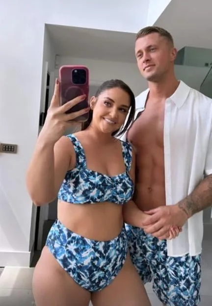 Jac Jossa and Dan Osborne pose for a selfie during their August getaway.