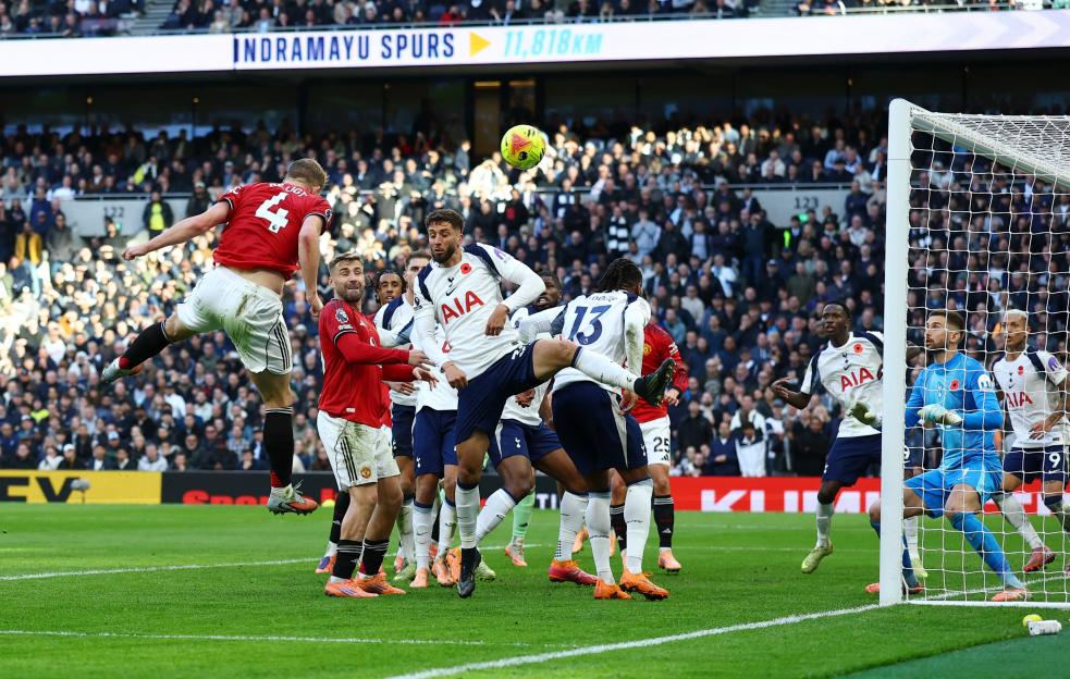 Premier League - Tottenham Hotspur v Manchester United