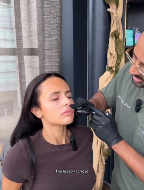 Love Island's Lauren having lip filler dissolved.