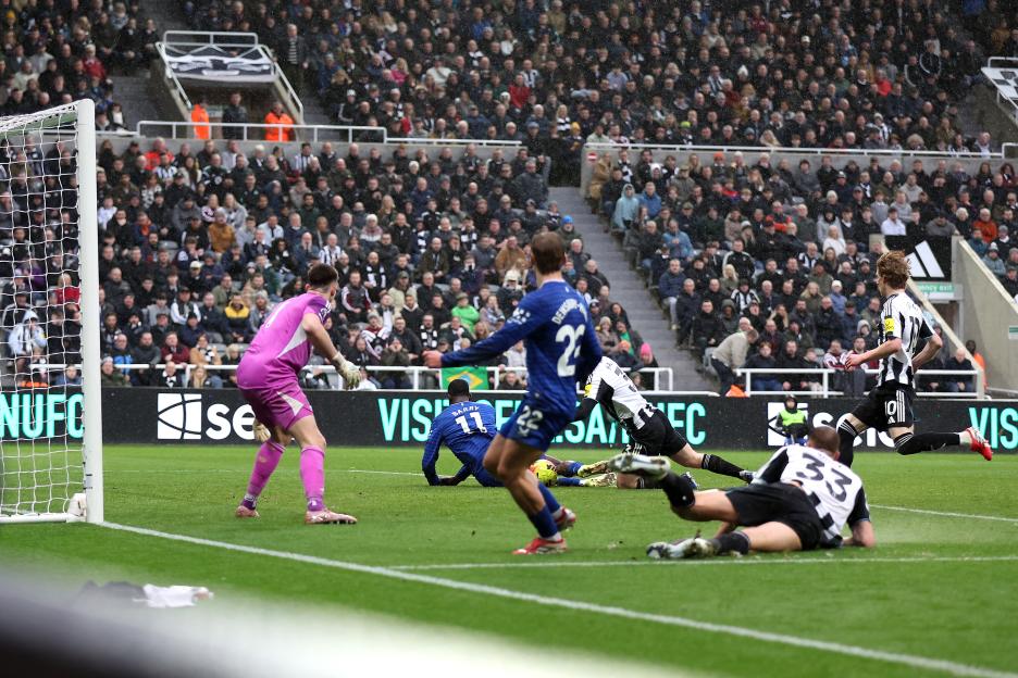 Newcastle United v Everton - Premier League