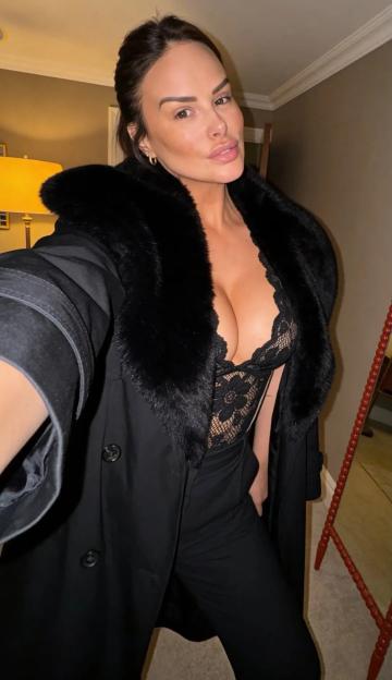 Rhian Sugden Dazzles in Black Lace Top, Flaunting Her ‘New Curves’ Post-Surgery