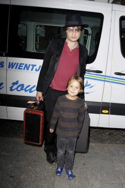 Pete Doherty and son Astile Louis arrive at Berlin Festival 2009.