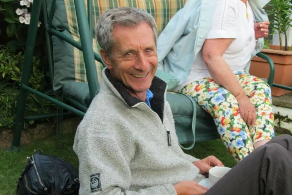Beloved Star Wars and EastEnders Star, Known for James Bond Role, Passes Away Unexpectedly Amid Outpouring of Tributes