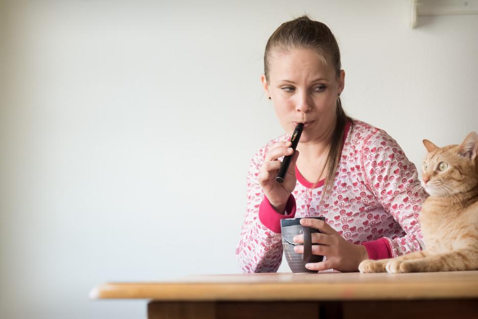 'Vet Warns: Vaping at Home with Pets May Cause Serious Illness, Including Vomiting and Cancer Risks'