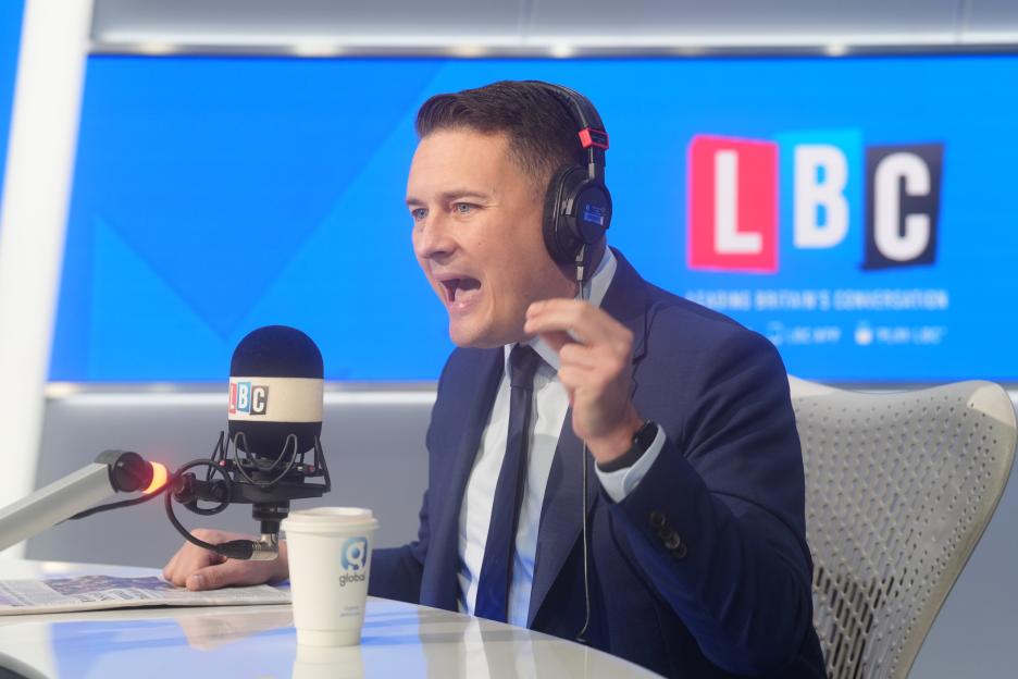 Wes Streeting Keeps Hopes of Becoming PM Alive Amidst No10 Briefing Fallout