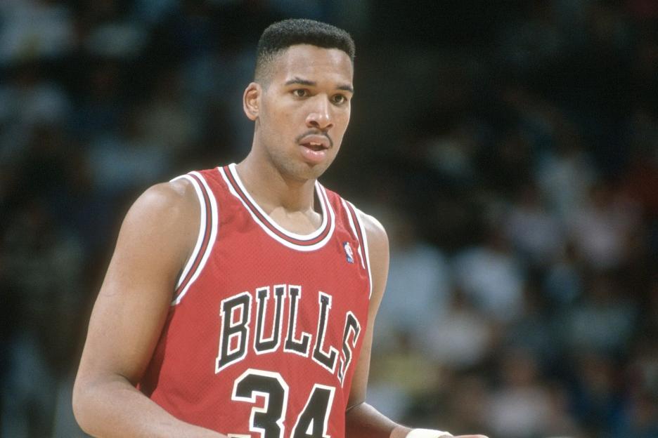 Basketball Icon and Beloved Bulls Broadcaster Stacey King Passes Away at 59, Leaving a Legacy of Tributes