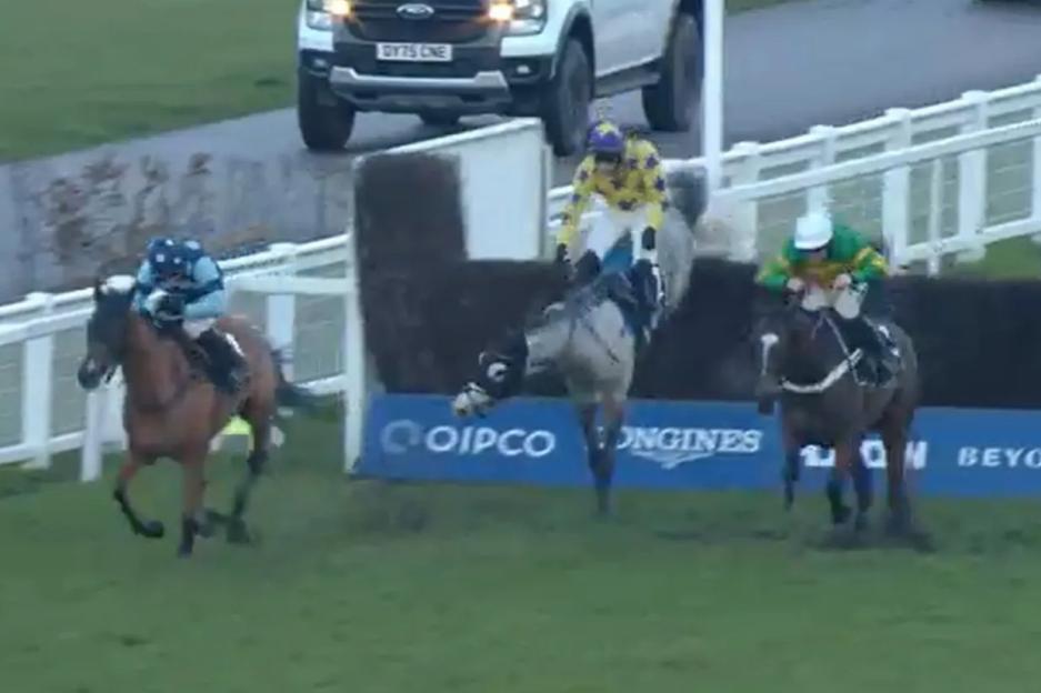 Il Etait Temps Update: Willie Mullins’ Star Chaser Leaves Punters Reeling After Shocking Fall at Ascot