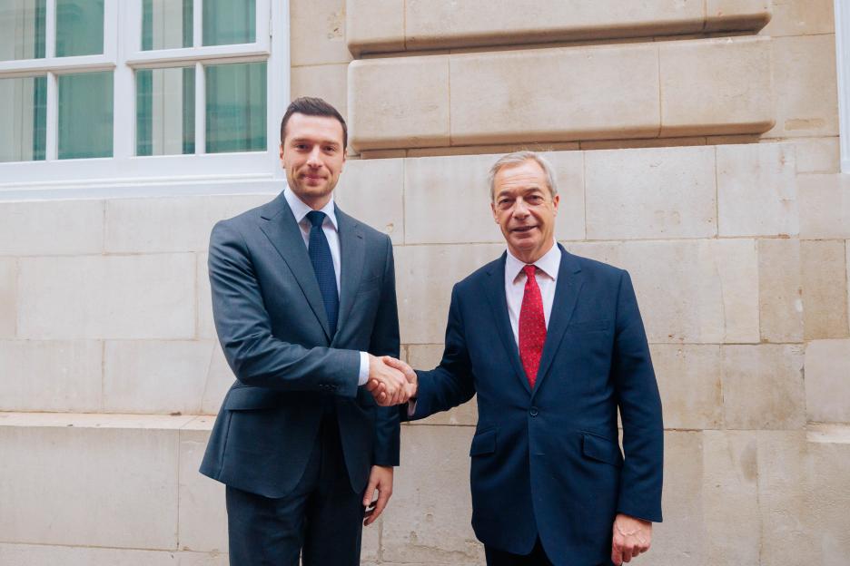 'French Presidential Frontrunner Promises to Halt Small Boat Crossings and Collaborate with Farage to Reclaim UK Borders'
