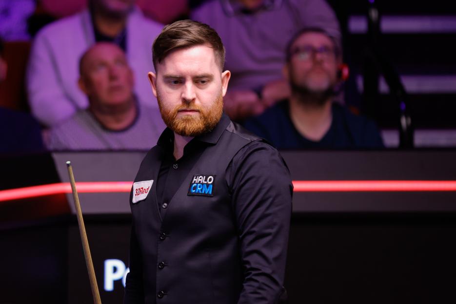 'Snooker Star Opens Up About Medical Condition That Made Him Want to 'Rip Off His Shirt' During Embarrassing Crucible Performance'