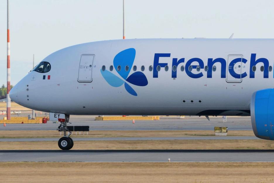 Airport Worker Tragically Killed by Taxiing Plane on Tarmac; Investigation Underway