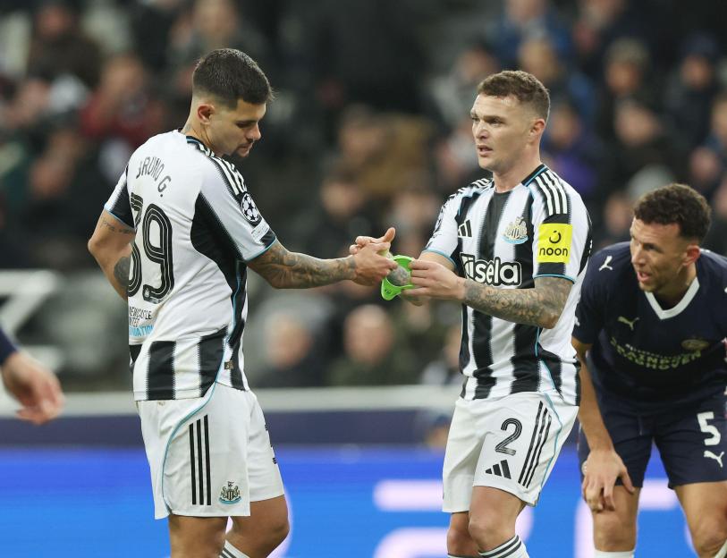 Newcastle Upon Tyne, UK. 21st Jan, 2026. Bruno Guimaraes of Newcastle United hands the captains armband to Kieran Trippier of Newcastle United during the Newcastle United vs PSV Eindhoven UEFA Champions League match at St. James' Park, Newcastle Upon