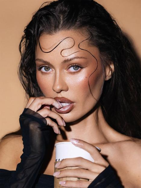 Glamorous Putin cheerleader and influencer Victoria Bonya, with 12.9 million followers, has starkly warned the dictator he is clueless about the chaos and misery caused by his regime in Russia, telling him that most Russians including top officials a