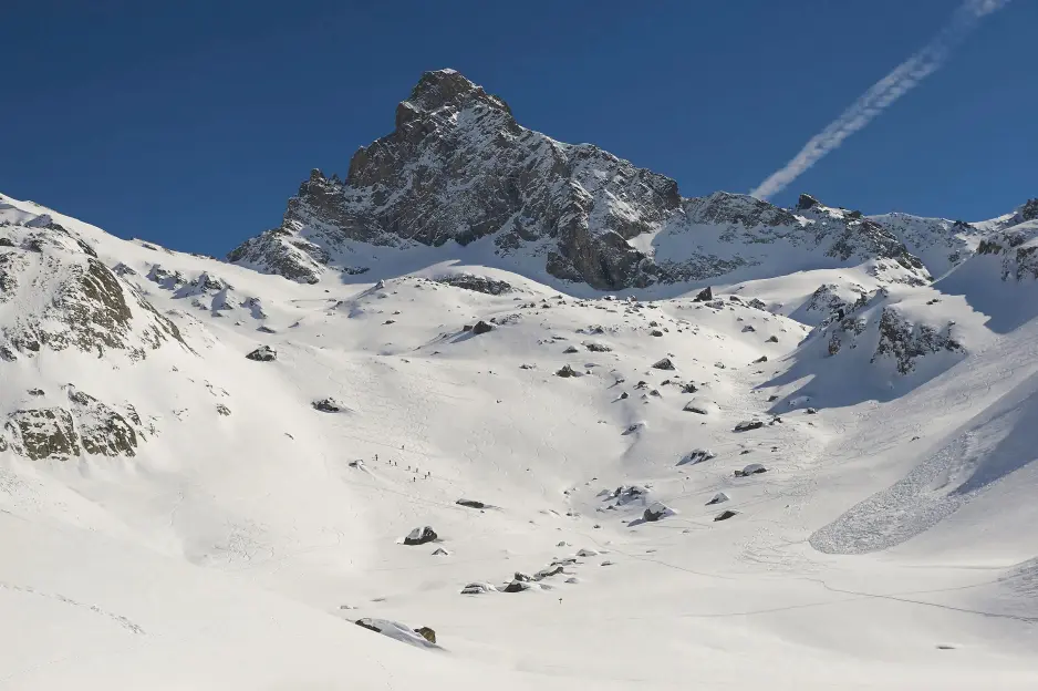 Tragic Avalanche Claims Lives of Two Skiers in the French Alps as Season's Death Toll Continues to Climb