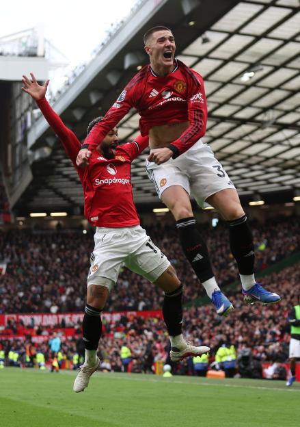 Man Utd Triumphs 3-1 Over Aston Villa: Carrick's Team Takes the Lead in Champions League Chase with Big Old Trafford Victory