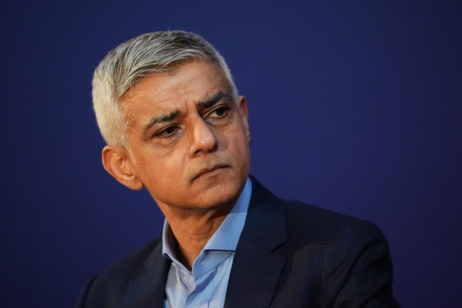 Sadiq Khan Slams Met Police After Armed Officers Leave Guns Outside His Home, Five Suspended
