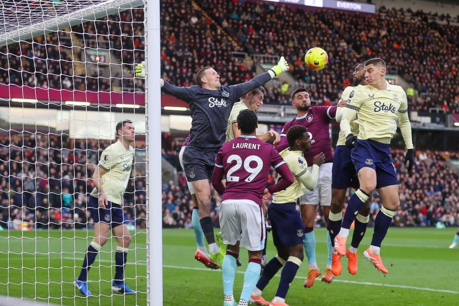 Burnley and Everton Draw 0-0: Clarets Fall Short in Late Bid for Victory, Stay Six Points Behind