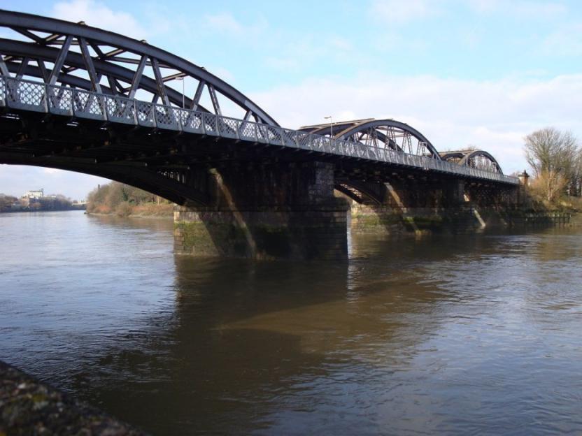 A bridge over the River Thames.