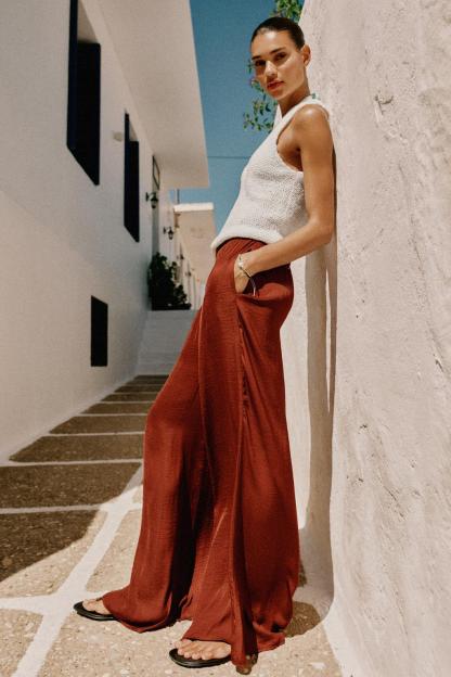 £25.99 'Beautiful' Trousers Nicknamed 'Zara Death Pants' Are Causing Dangerous Falls for Women, Sending Them to A&E!
