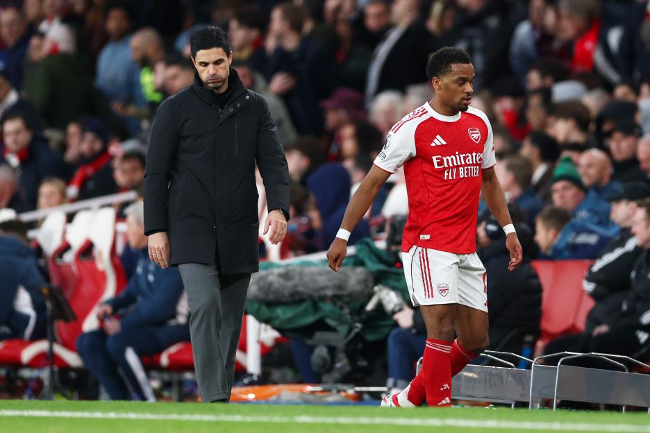 Mikel Arteta, manager of Arsenal, reacts as Jurrien Timber of Arsenal is substituted.