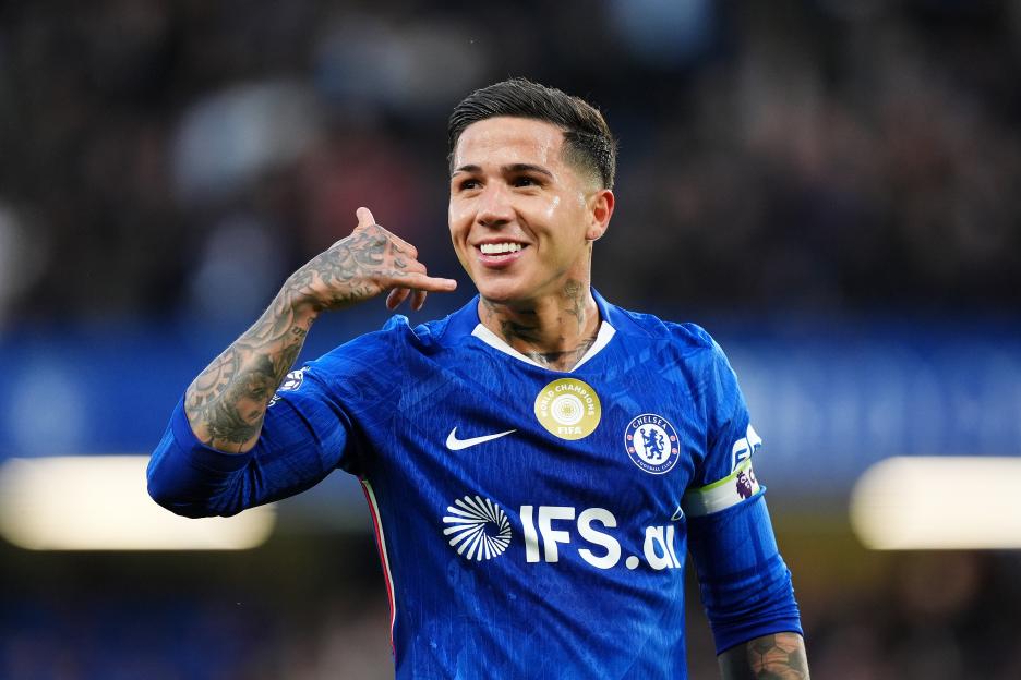 Unbelievable XI of Free Agents You Can Sign Today, Featuring Ex-Man Utd, Chelsea, and Arsenal Stars!