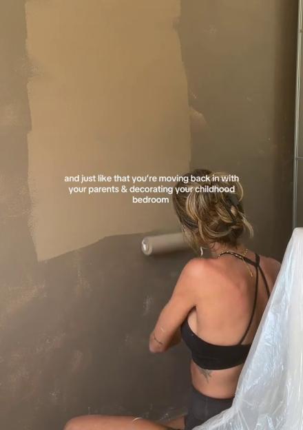 "Love Island Star Opens Up About Moving Back Home with Parents After Two Years of Fame and Fan Criticism"