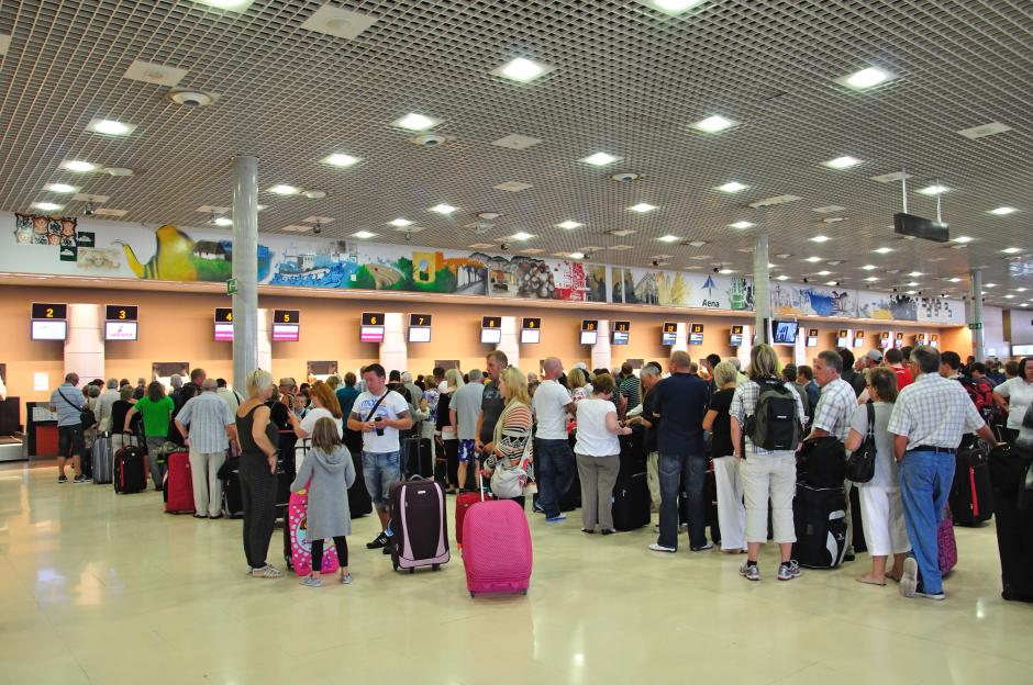 'Three European Countries Ditch New Entry Rules as Brits Face Flight Misses'