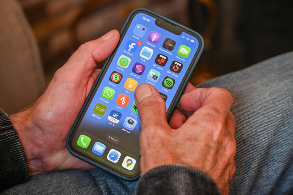 'Score Free Beer on WhatsApp by Sharing Voice Notes!'