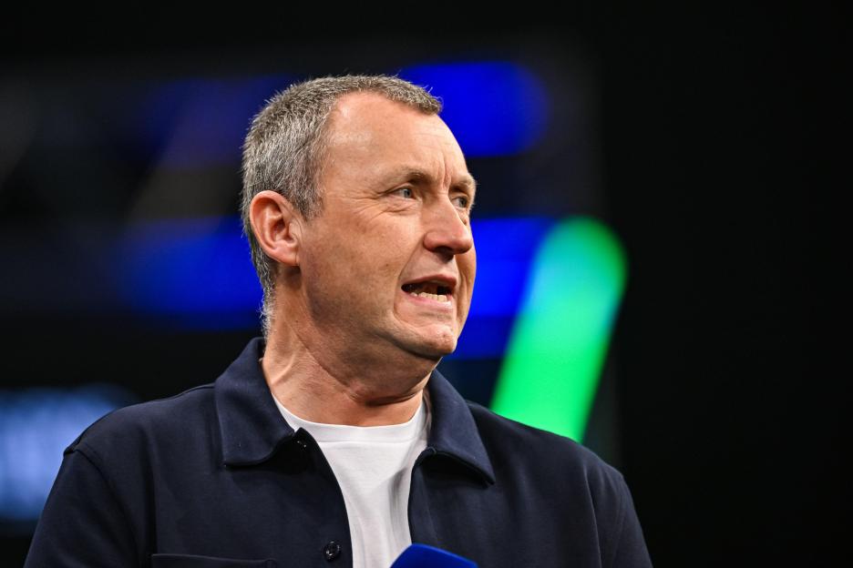 'Wayne Mardle's Bold Prediction: Beau Greaves Can Outsmart Anyone in the Darts World Championships!'