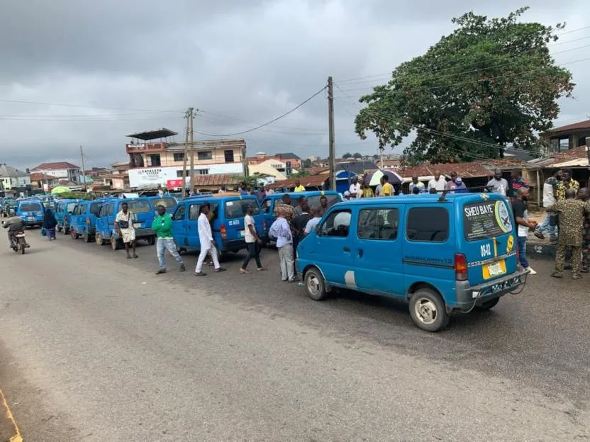 Osun minibus operators protest high fuel price, demand CNG stations