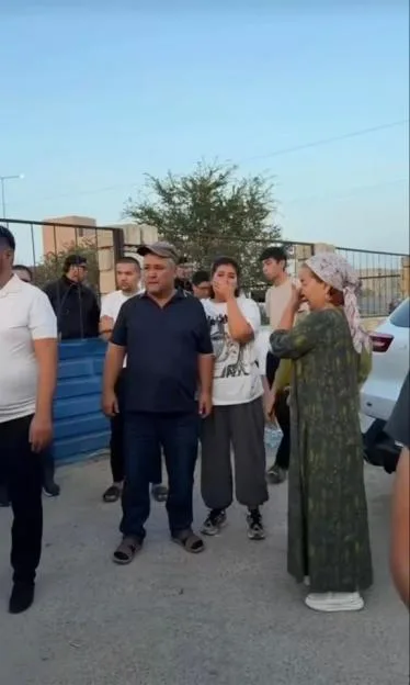 Families of Kazakh troops grieving after the loss of their loved ones.