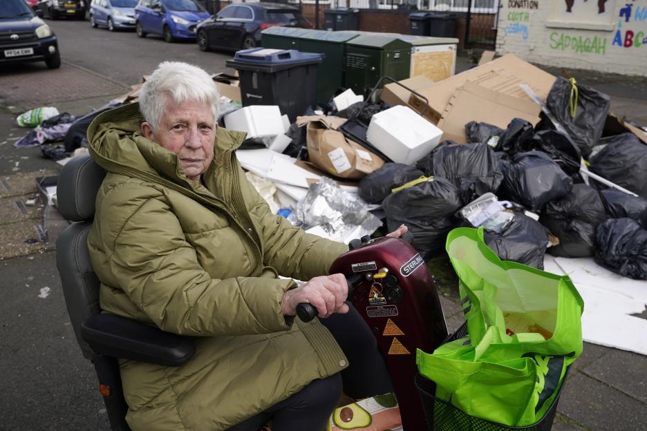 'Mountains of Trash, Rat Infestations, and 'Infected' Streets: A Year of Struggles in a UK City Battling Binmen Strikes'