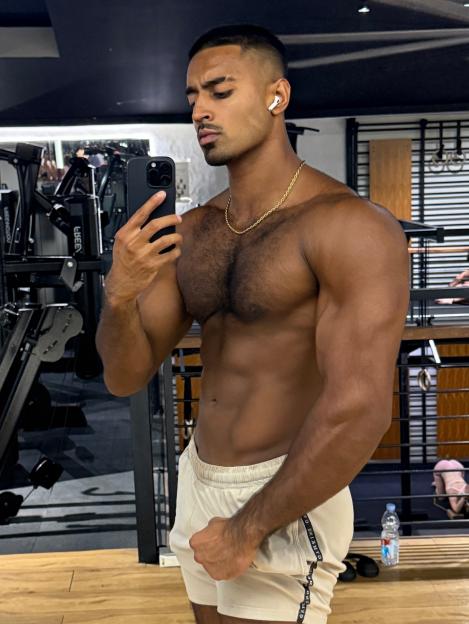 Hamza Ahmed promoting his subscription service