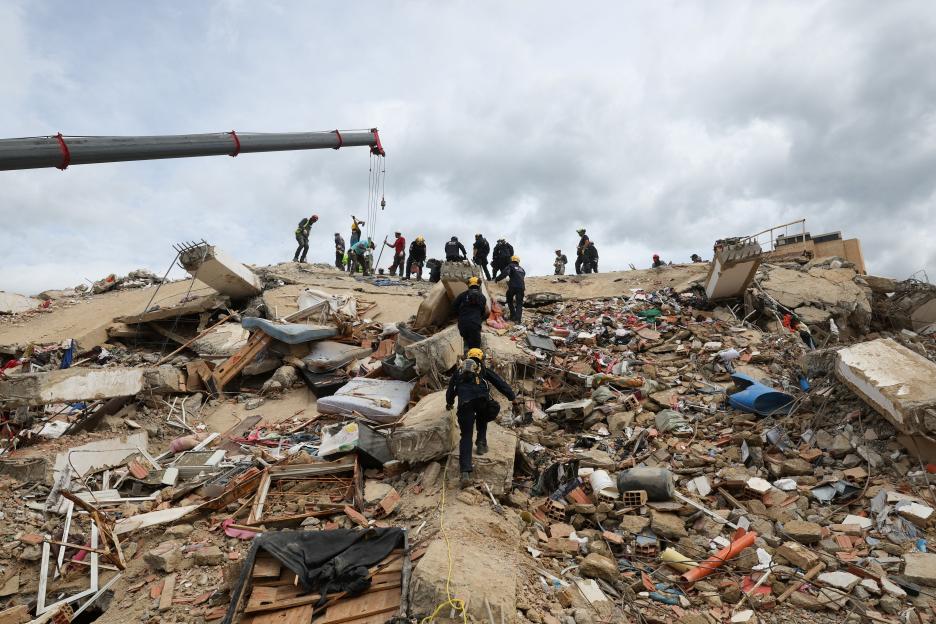 Aftermath of earthquakes in La Guaira