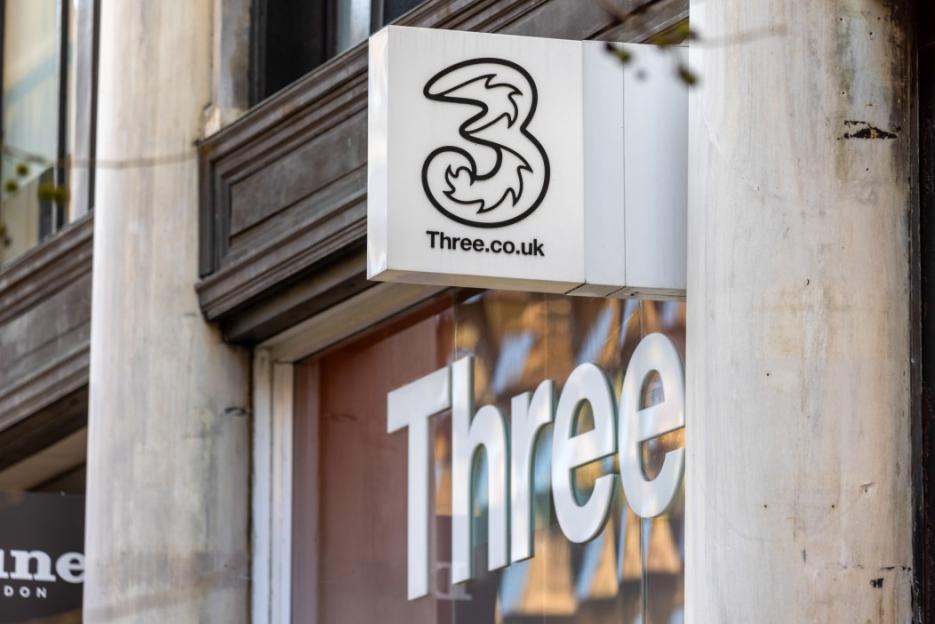 Get FREE M&S Hot Cross Buns and Exclusive Takeaway Discounts from This Major Mobile Network!