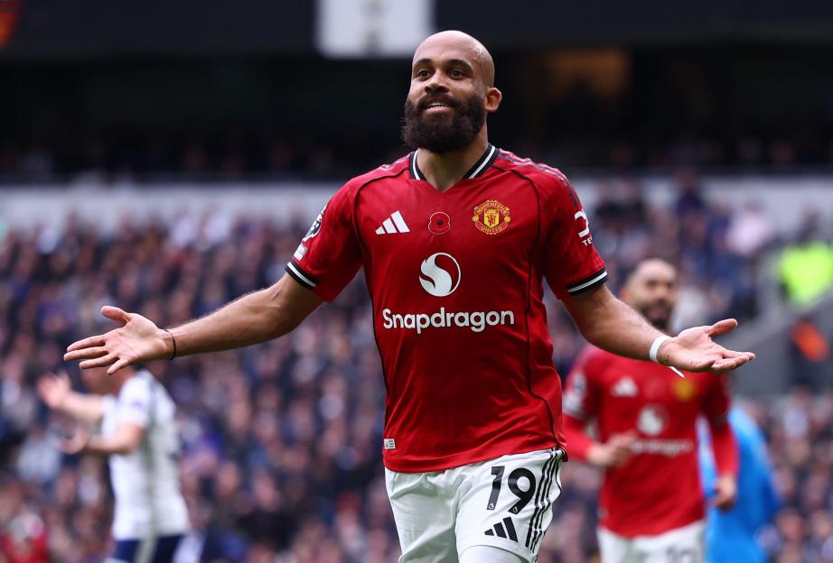 London, UK. 8th Nov, 2025. Bryan Mbeumo of Manchester United celebrates after scoring the opening goal during the Tottenham Hotspur vs Manchester United Premier League match at the Tottenham Hotspur Stadium, London. Picture credit should read: Paul T