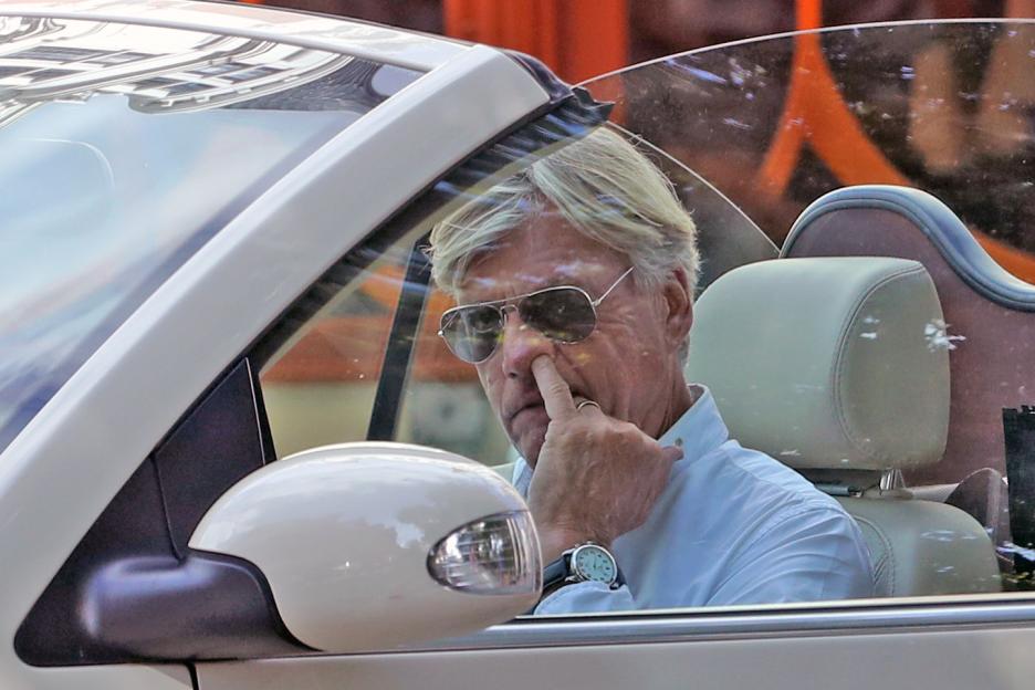Richard Madeley risks a £2K fine for picking his nose while driving.