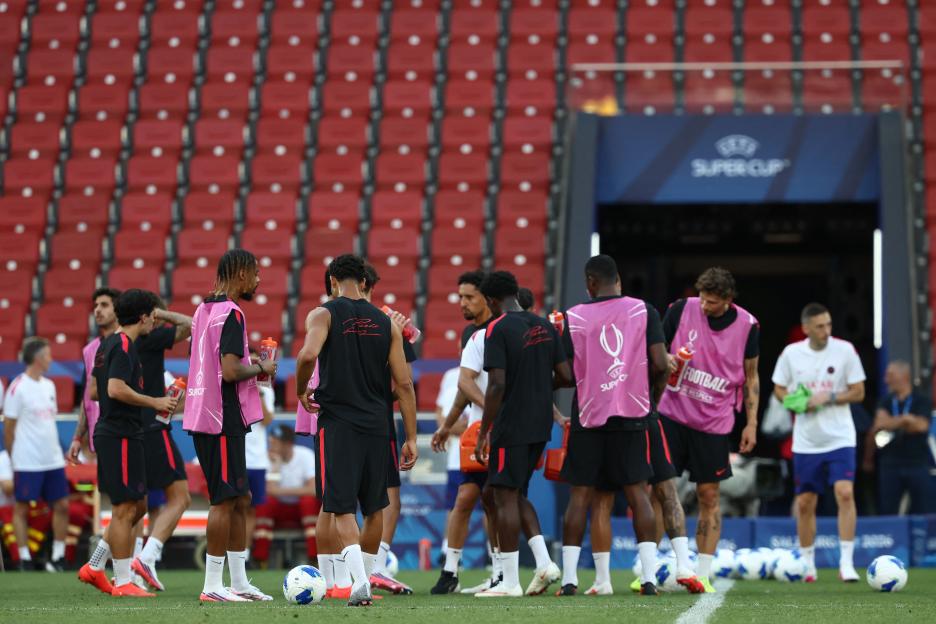 FBL-EUR-SUPERCUP-PSG-ASTON VILLA-TRAINING
