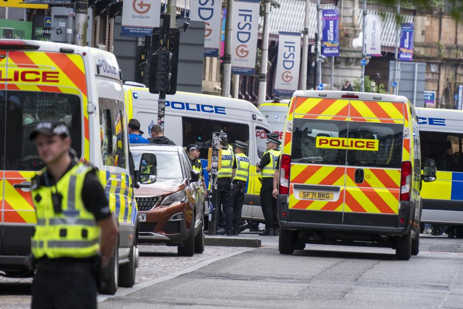 Fifteen Detained as Glasgow Erupts in 'Violent' Anti-Immigration Protest